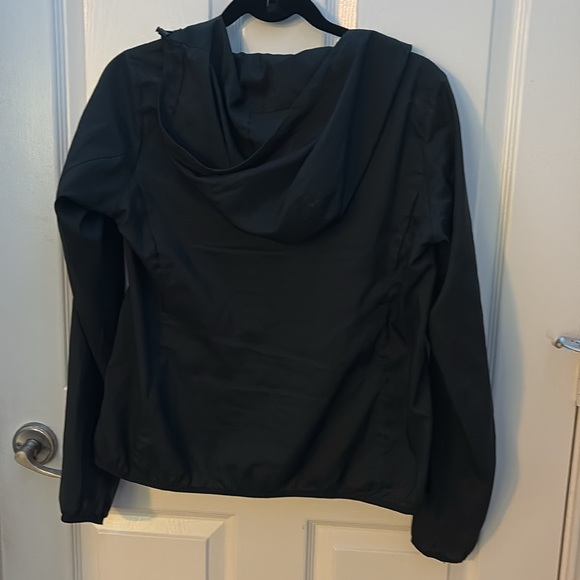 Uniqlo Windbreaker - Picture 4 of 4